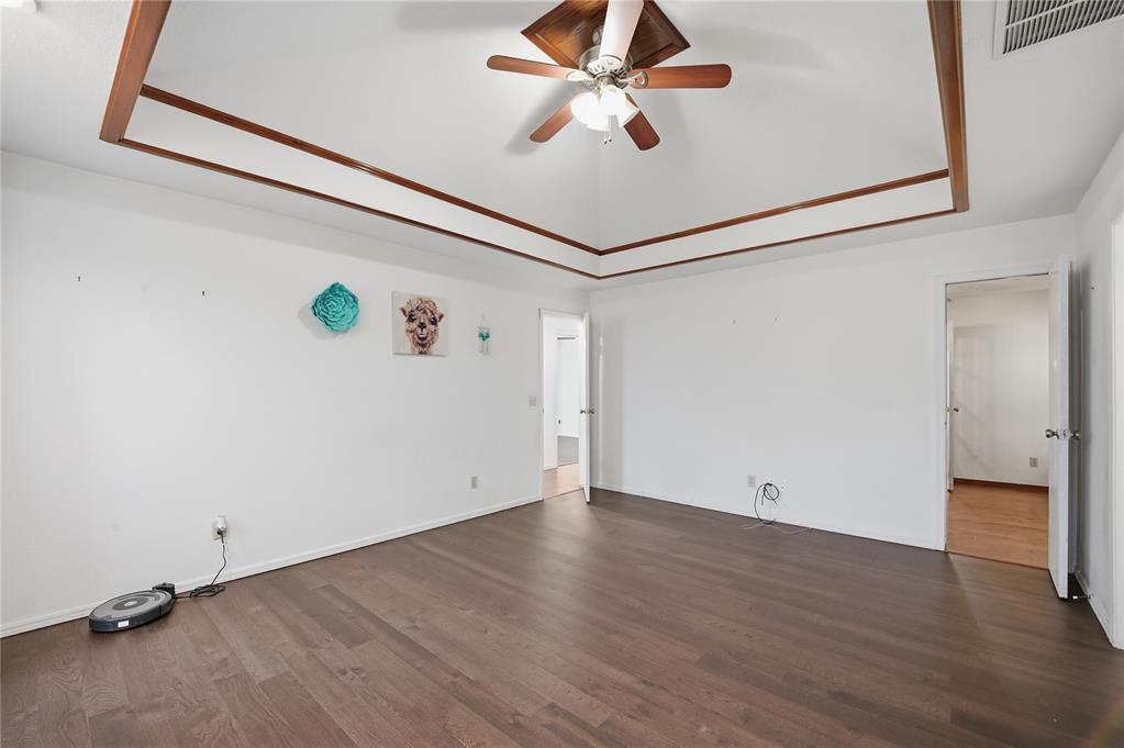 2301 Woodford Way Property Photo 15