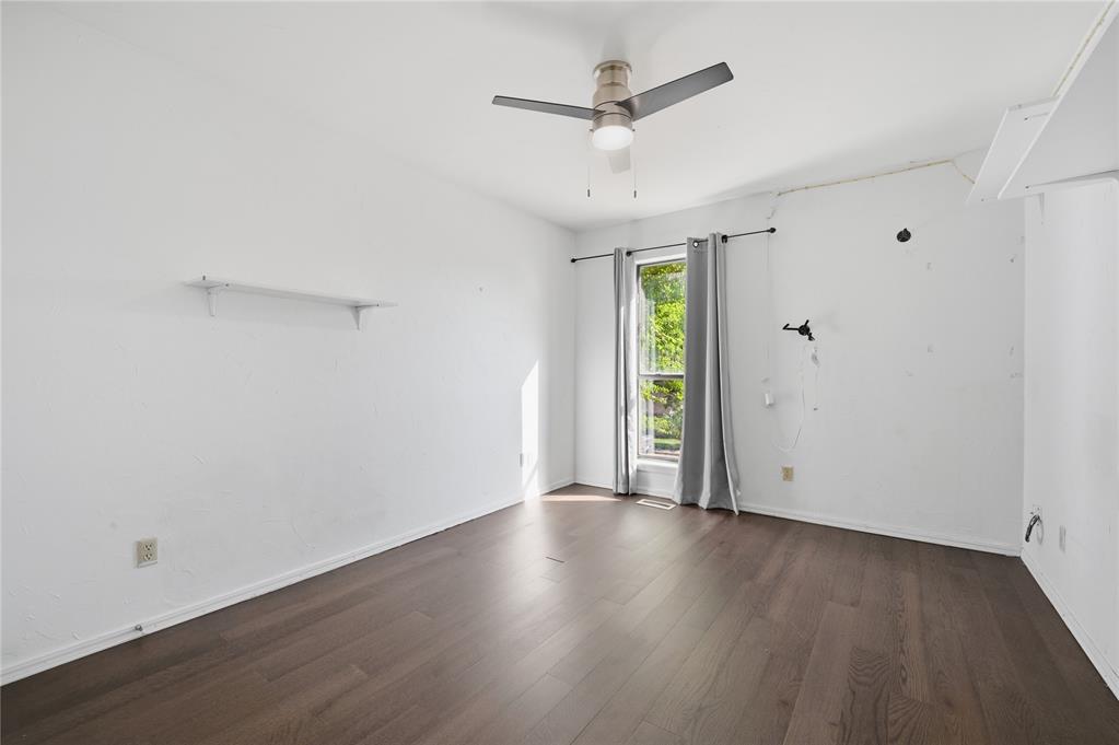 2301 Woodford Way Property Photo 23