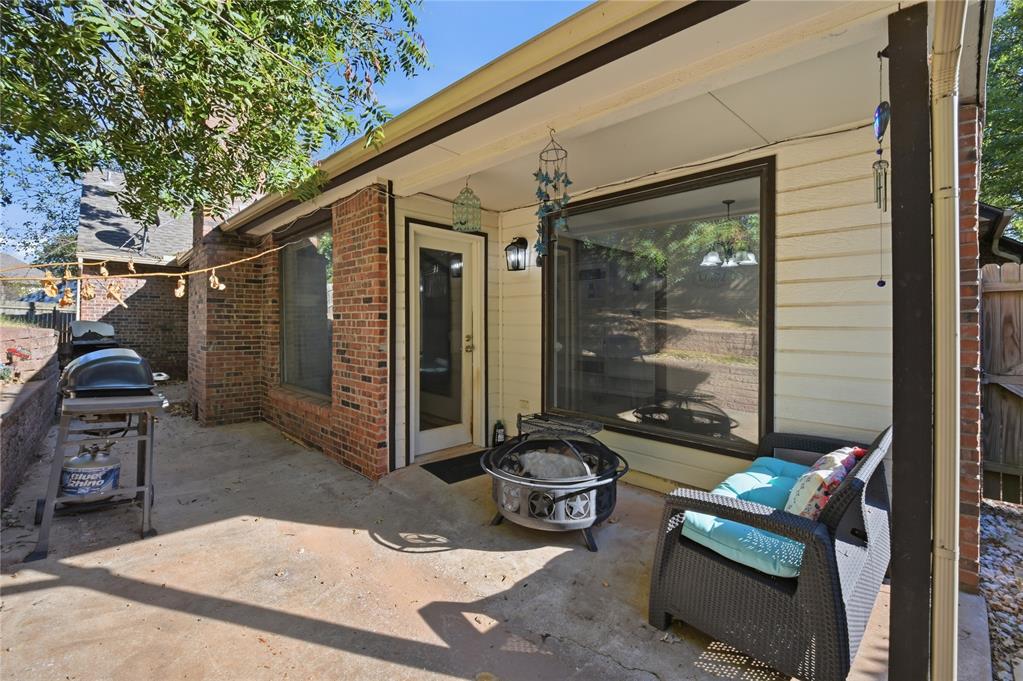 2301 Woodford Way Property Photo 33
