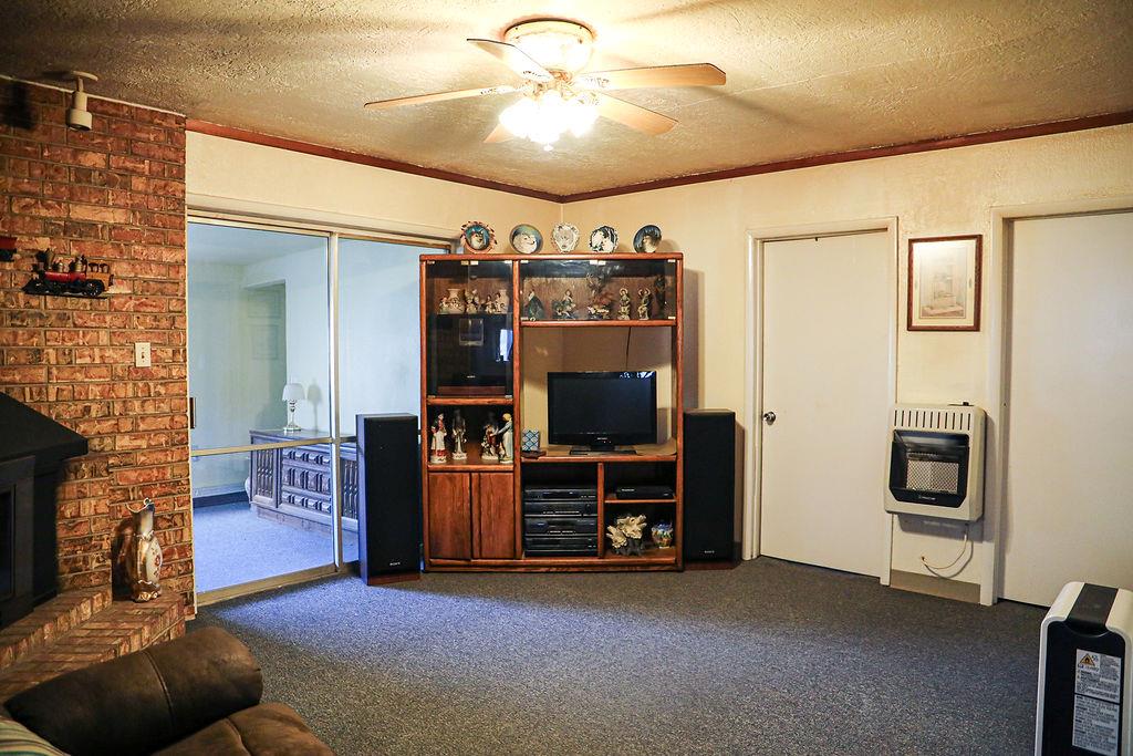409 S Lynn Street Property Photo 5
