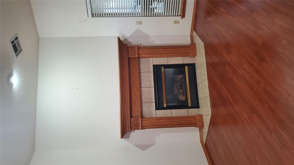 400 Amanda Drive Property Photo 2