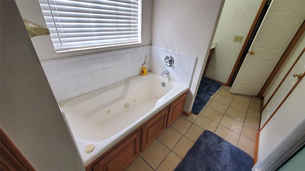 400 Amanda Drive Property Photo 10