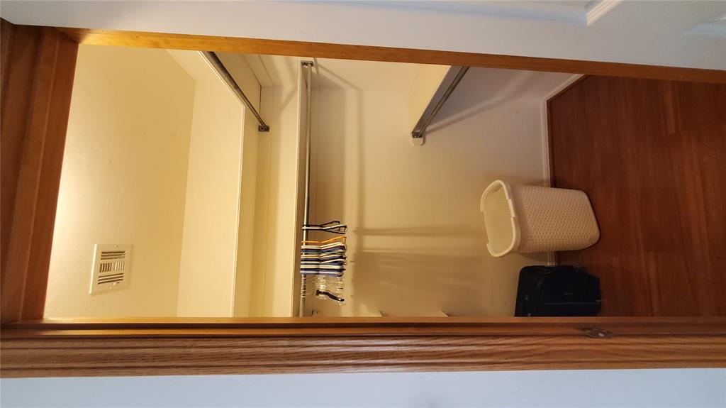 400 Amanda Drive Property Photo 12