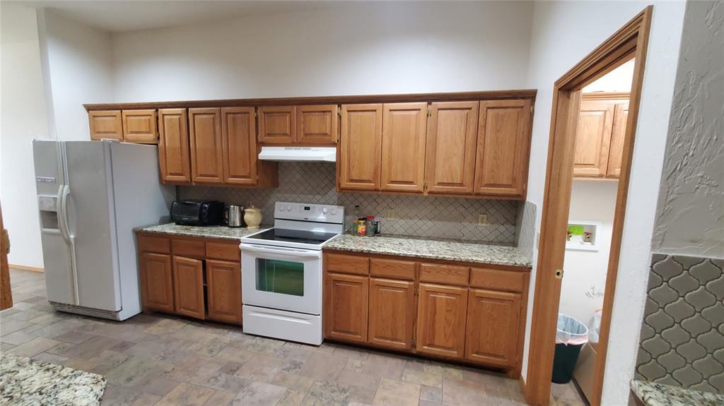 400 Amanda Drive Property Photo 17