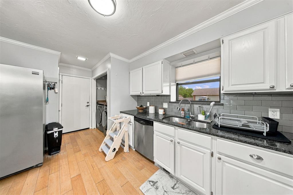 4000 Regatta Street Property Photo 15