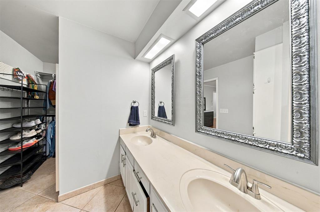 4000 Regatta Street Property Photo 17