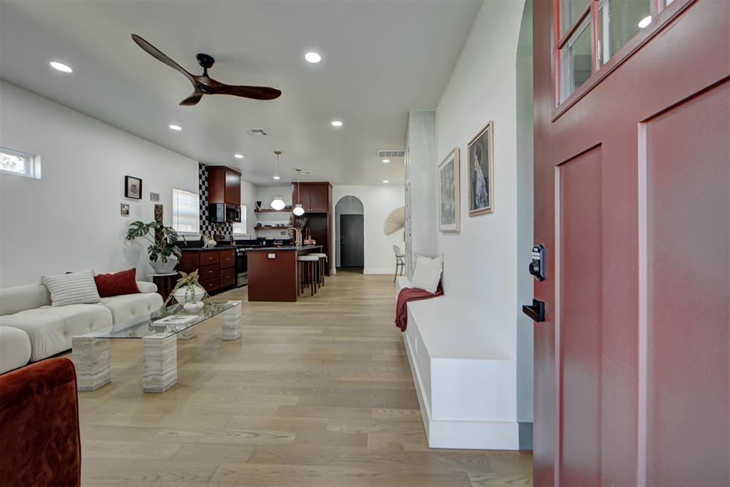 2118 N Fonshill Avenue Property Photo 4