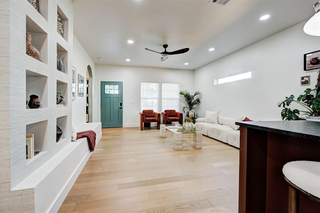 2118 N Fonshill Avenue Property Photo 10