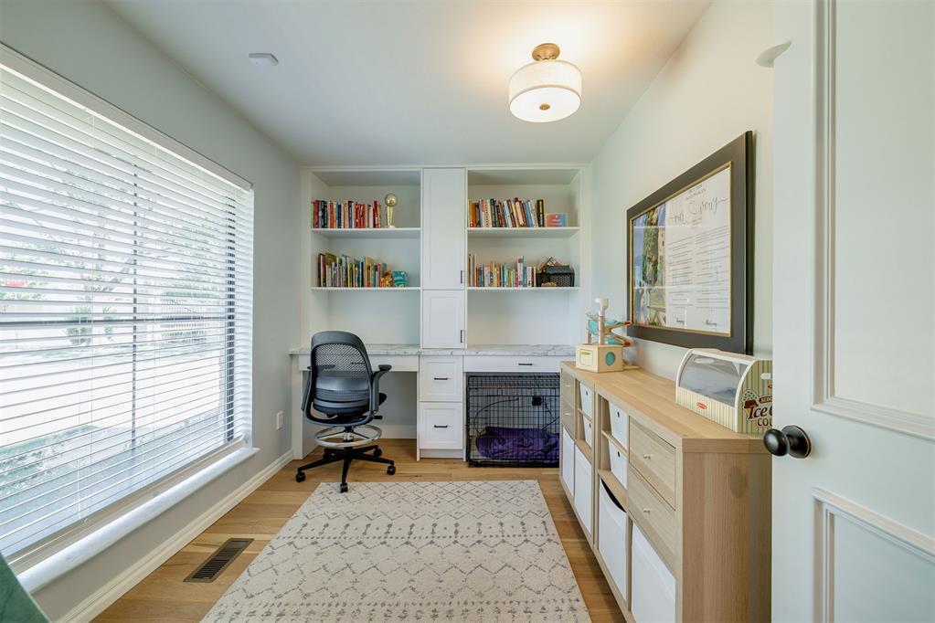 2900 Elmhurst Avenue Property Photo 9