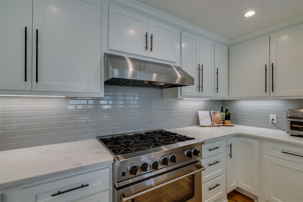 2900 Elmhurst Avenue Property Photo 16
