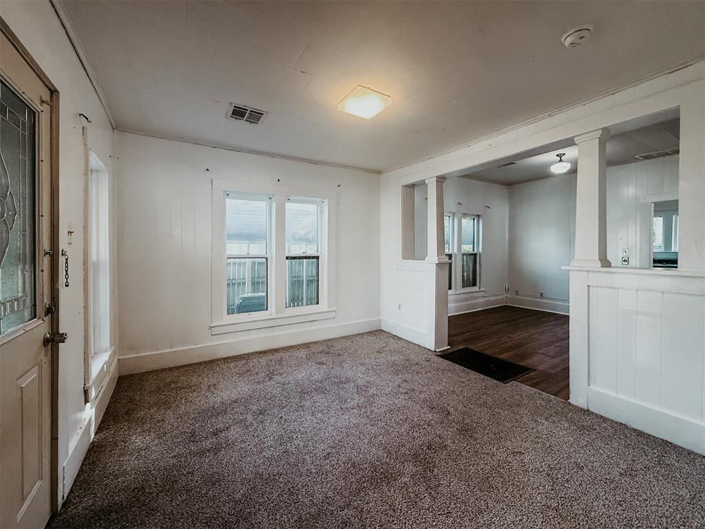 1212 S Husband Street Property Photo 4