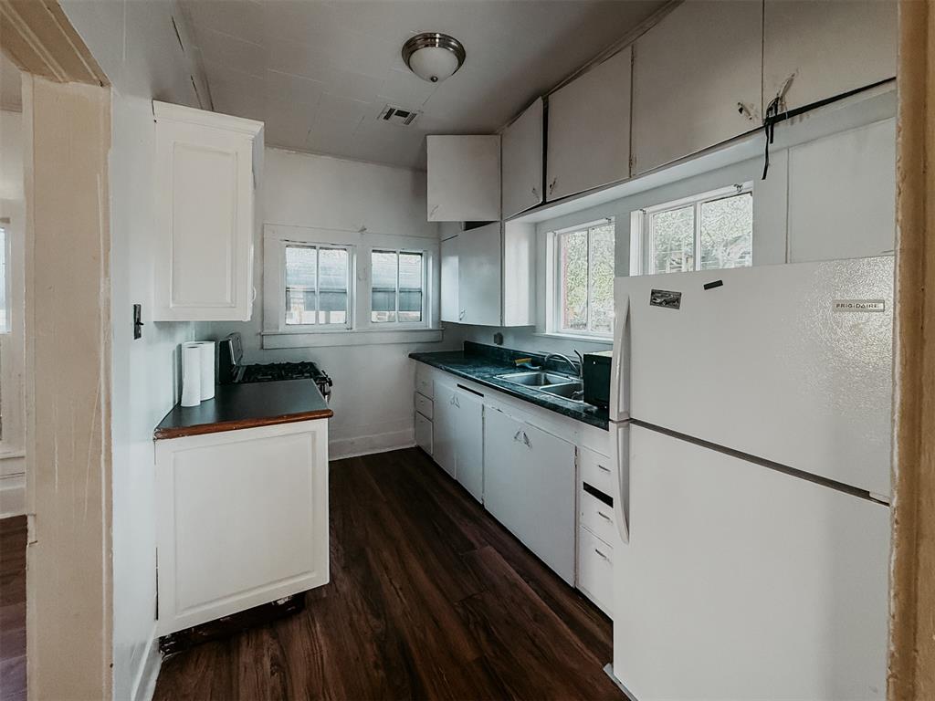1212 S Husband Street Property Photo 9