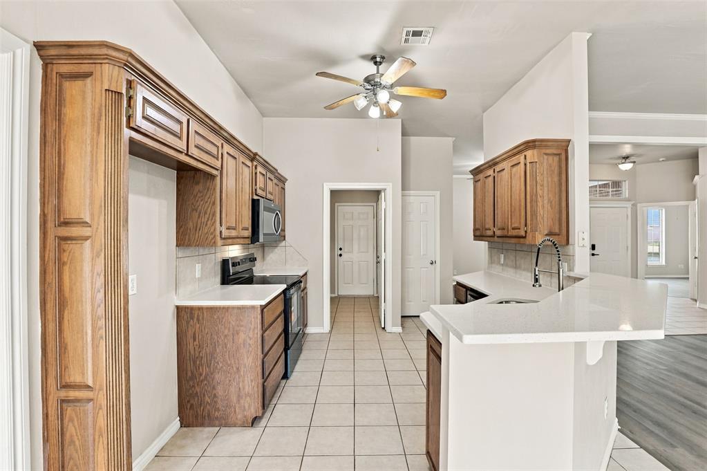 2812 Nw 167th Street Property Photo 8