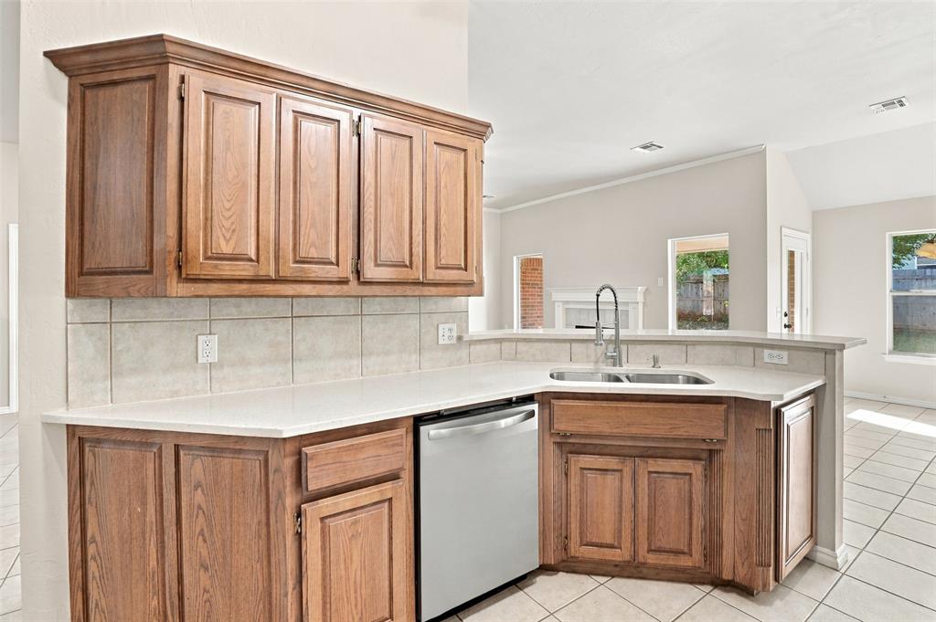 2812 Nw 167th Street Property Photo 10
