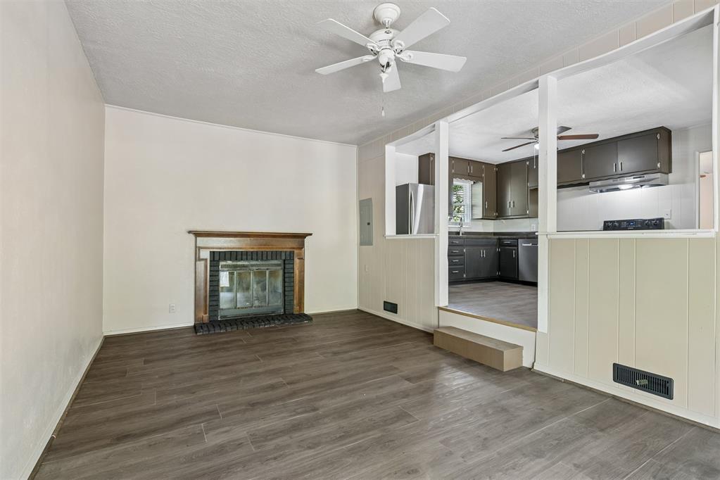 423 S Flood Avenue Property Photo 16