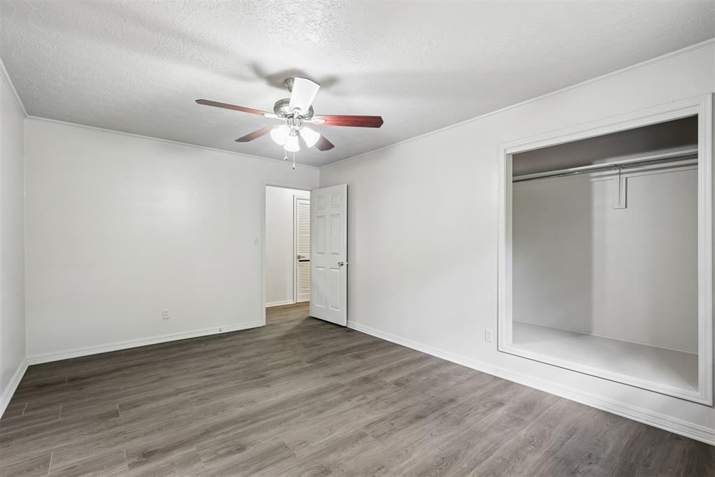 423 S Flood Avenue Property Photo 29