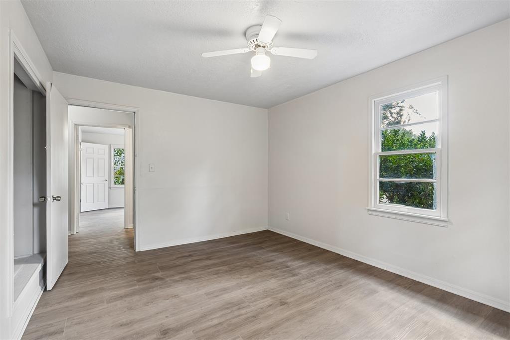 423 S Flood Avenue Property Photo 31