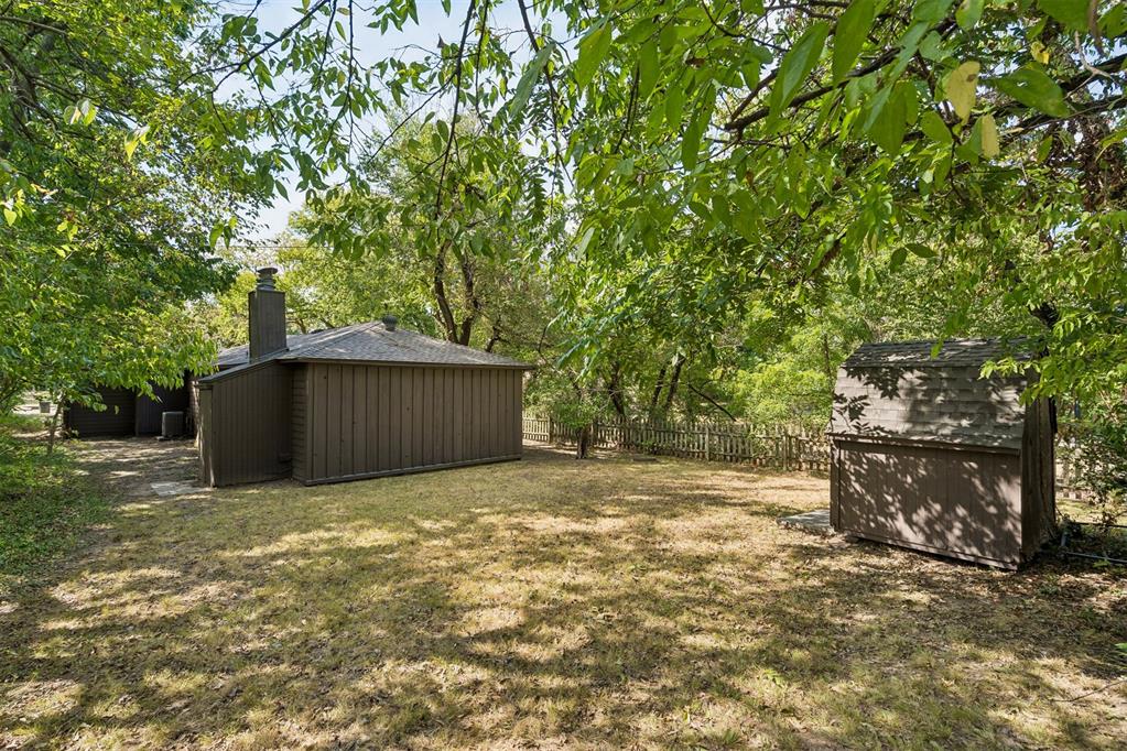 423 S Flood Avenue Property Photo 36