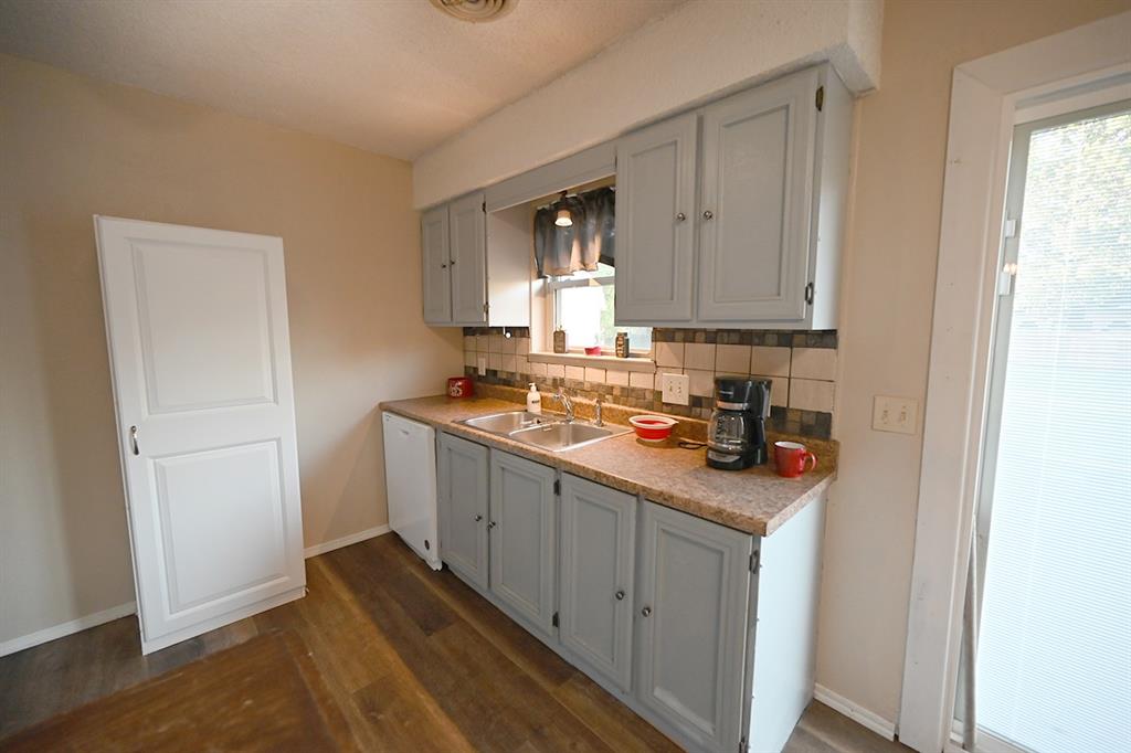 2102 W 24th Avenue Property Photo 6