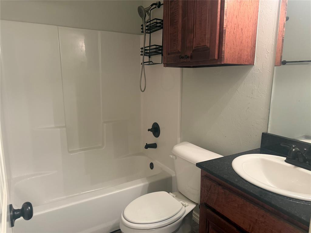 20812 Tempe Avenue Property Photo 7