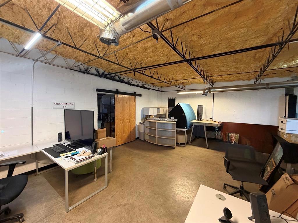 1825 W Main Street Property Photo 11