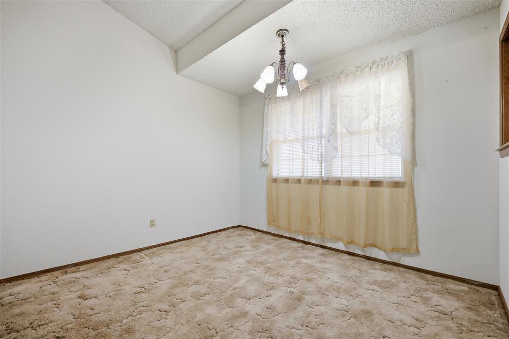 20301 Se 37th Street Property Photo 9