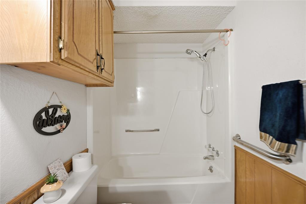 20301 Se 37th Street Property Photo 16