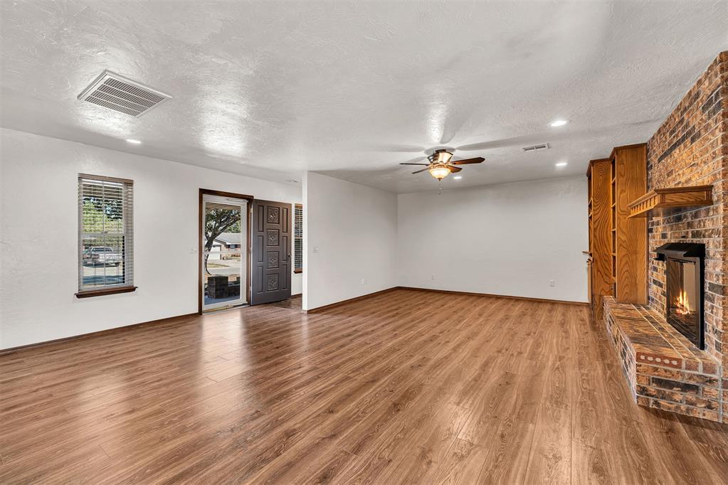 617 Sw 26th Street Property Photo 5