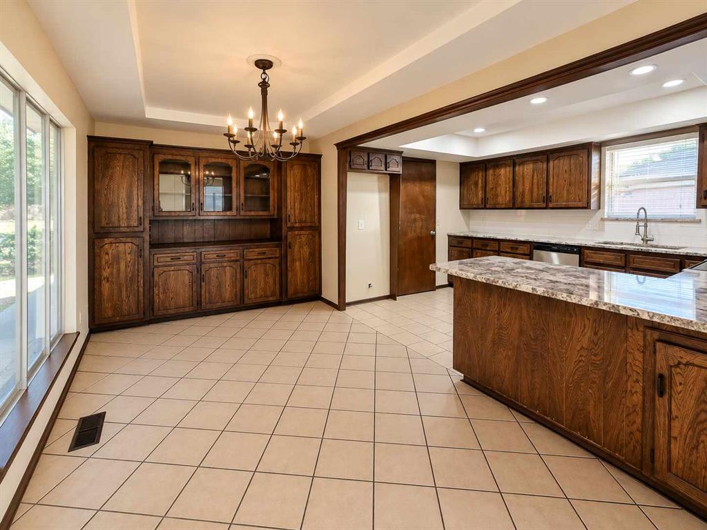 10204 Exter Avenue Property Photo 4