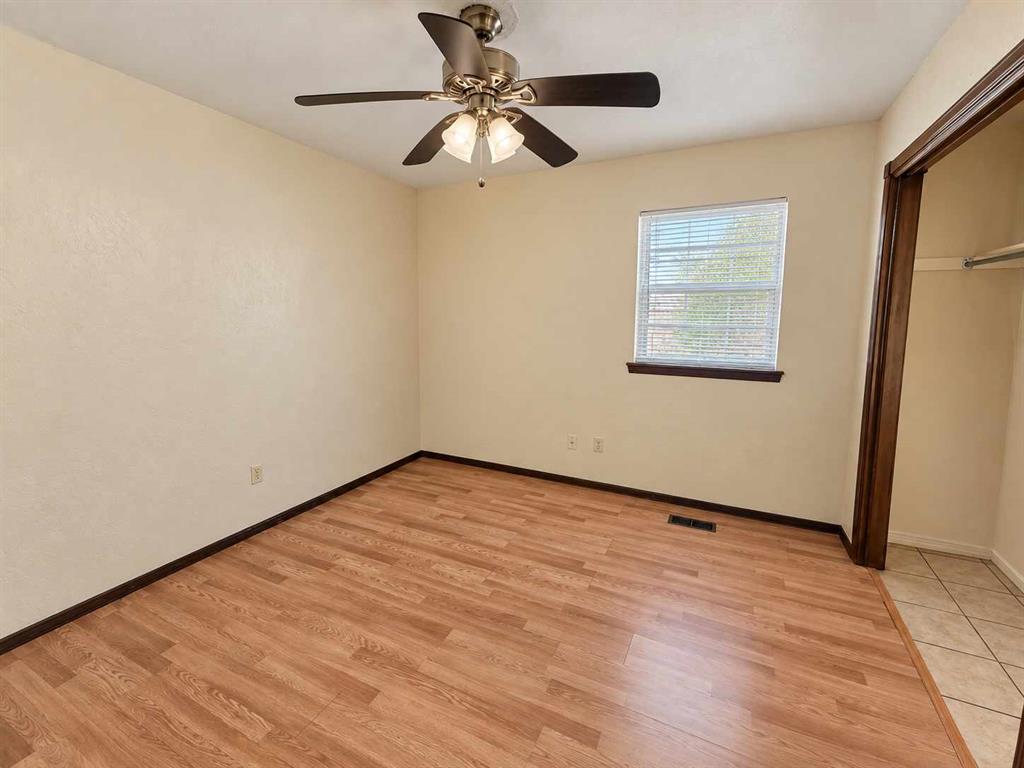 10204 Exter Avenue Property Photo 8