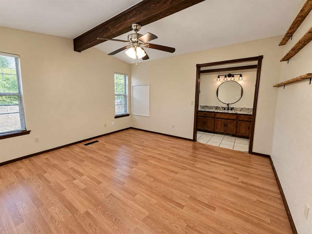 10204 Exter Avenue Property Photo 9