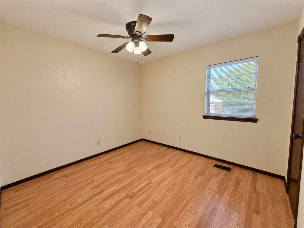 10204 Exter Avenue Property Photo 13