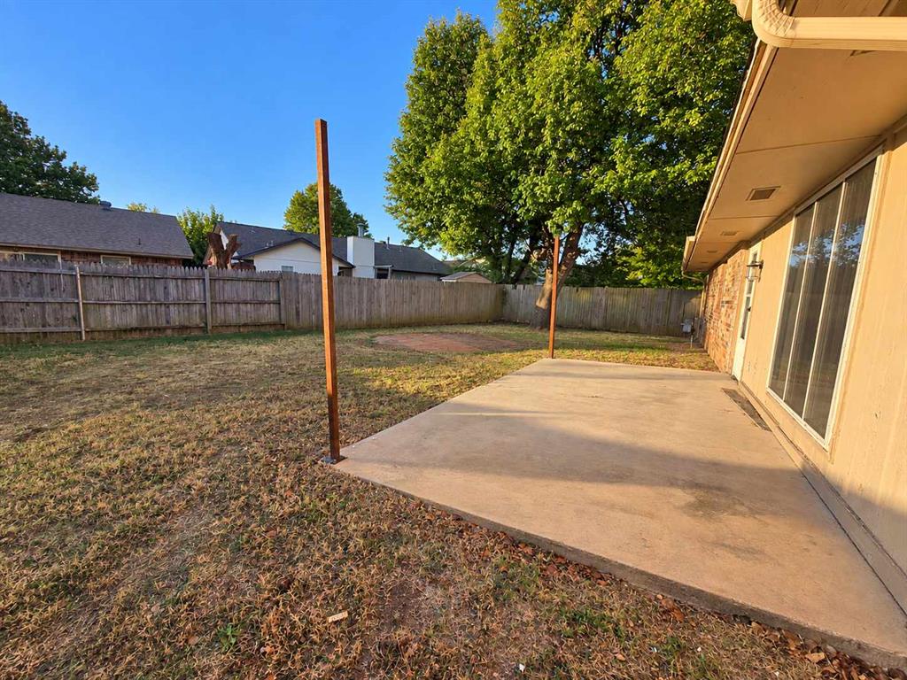 10204 Exter Avenue Property Photo 14
