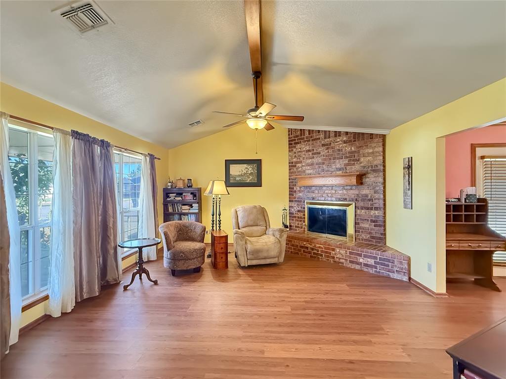 1933 Parkside Court Property Photo 6