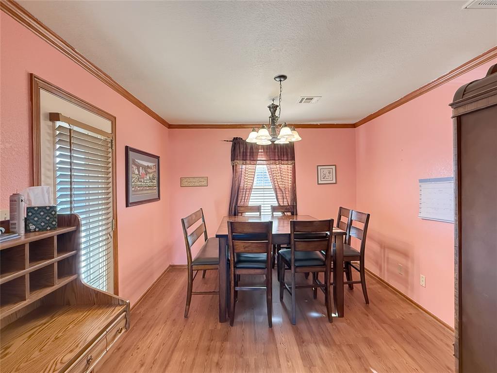 1933 Parkside Court Property Photo 8