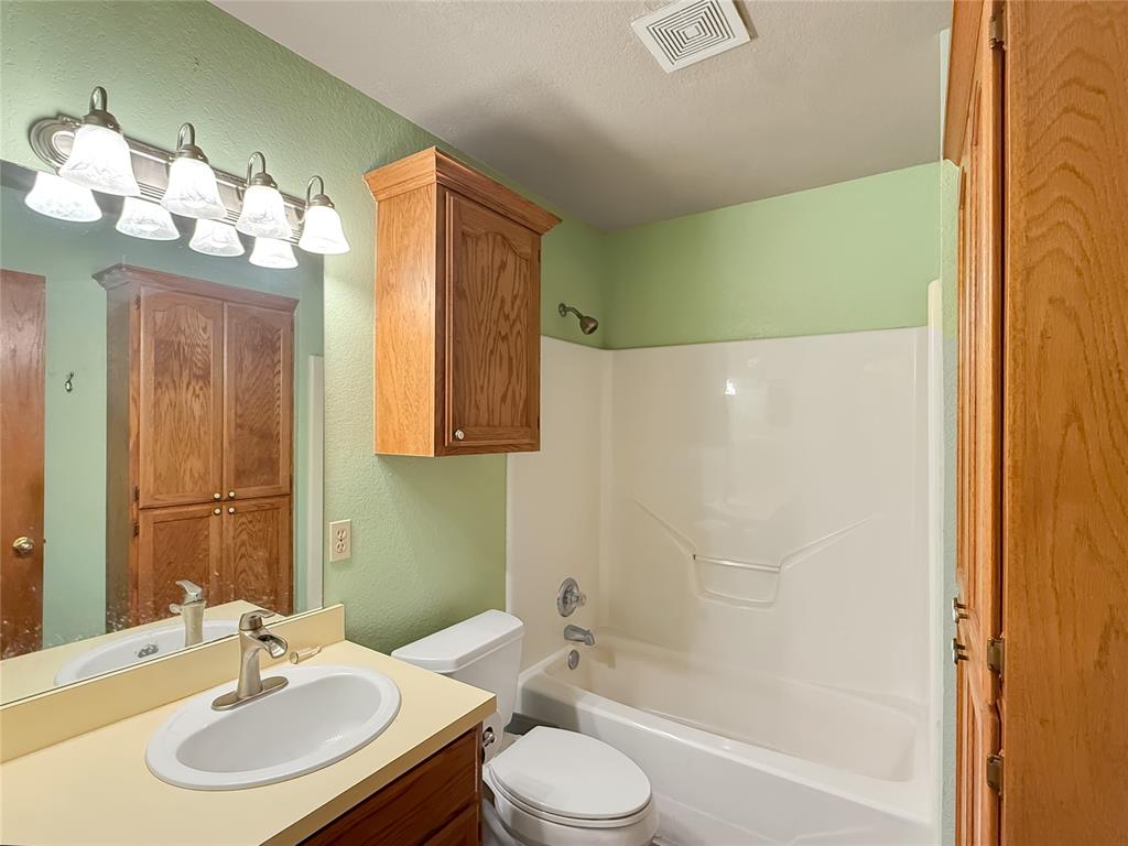 1933 Parkside Court Property Photo 13