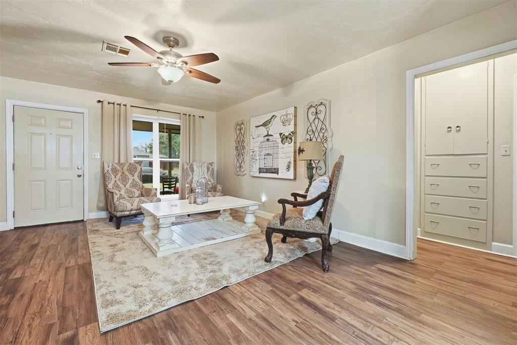 220 Davis Boulevard Property Photo 4