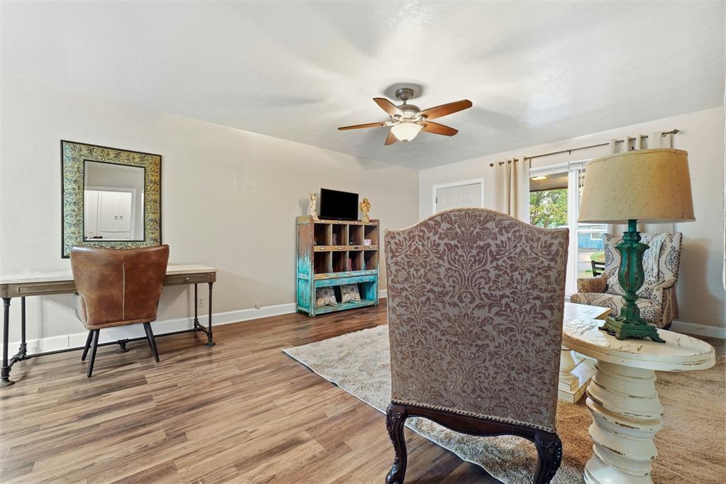 220 Davis Boulevard Property Photo 8