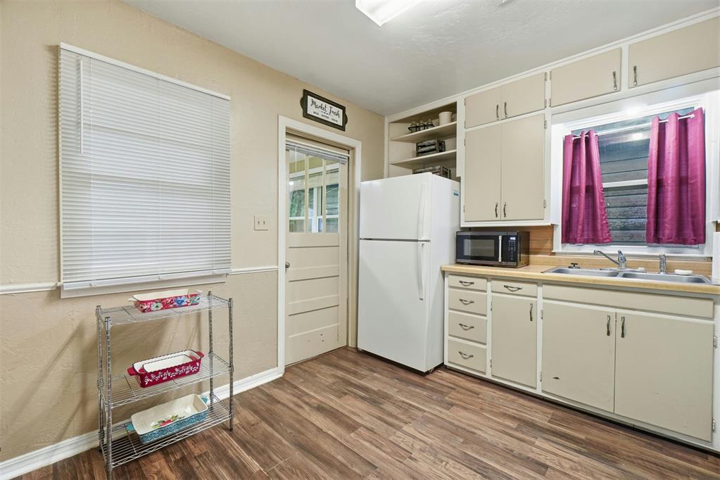 220 Davis Boulevard Property Photo 11