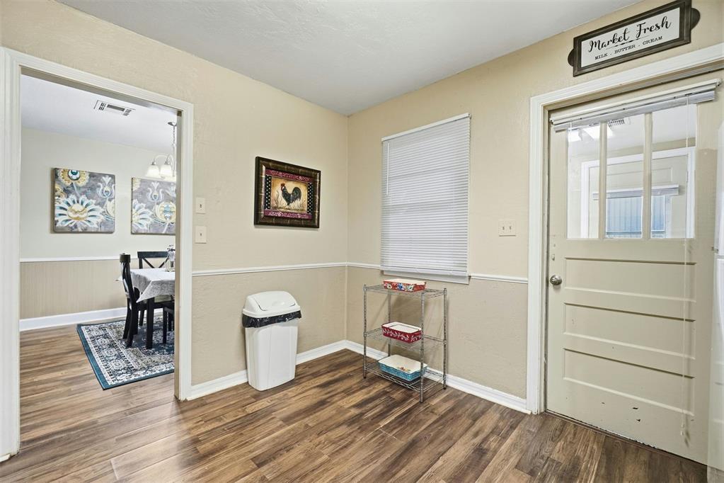 220 Davis Boulevard Property Photo 12