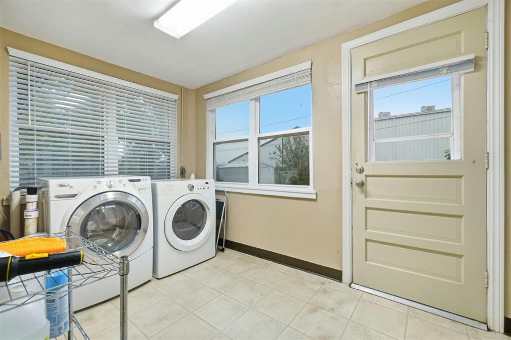 220 Davis Boulevard Property Photo 21