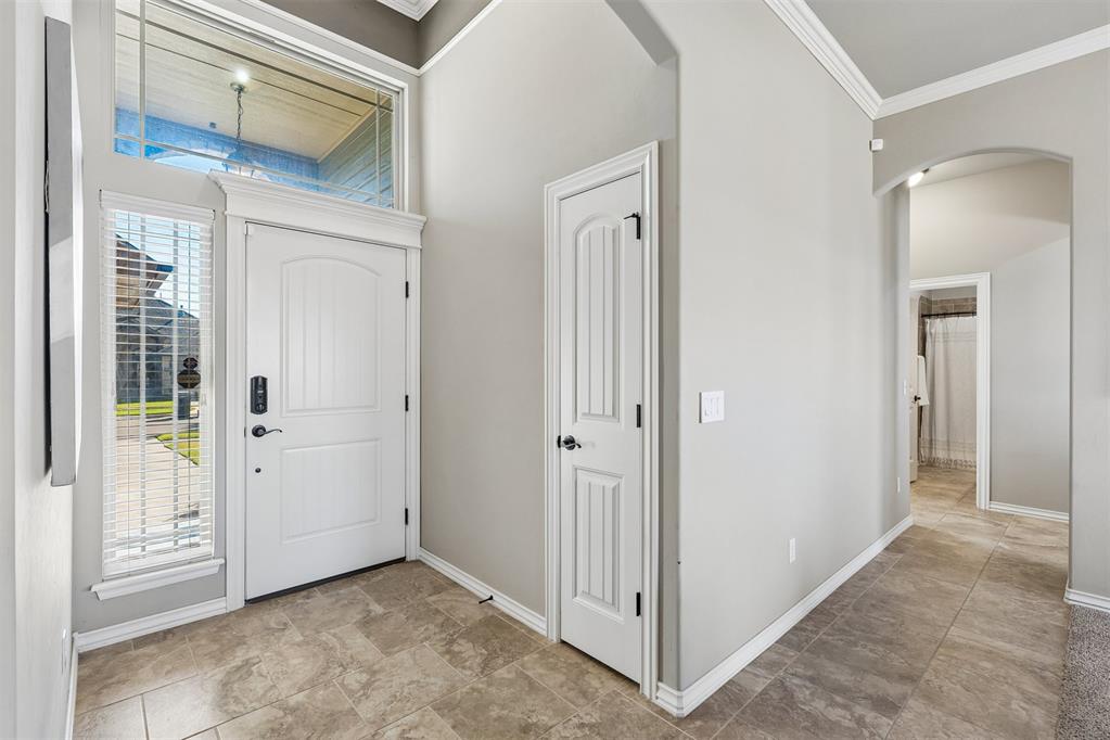 15925 Burkett Circle Property Photo 6