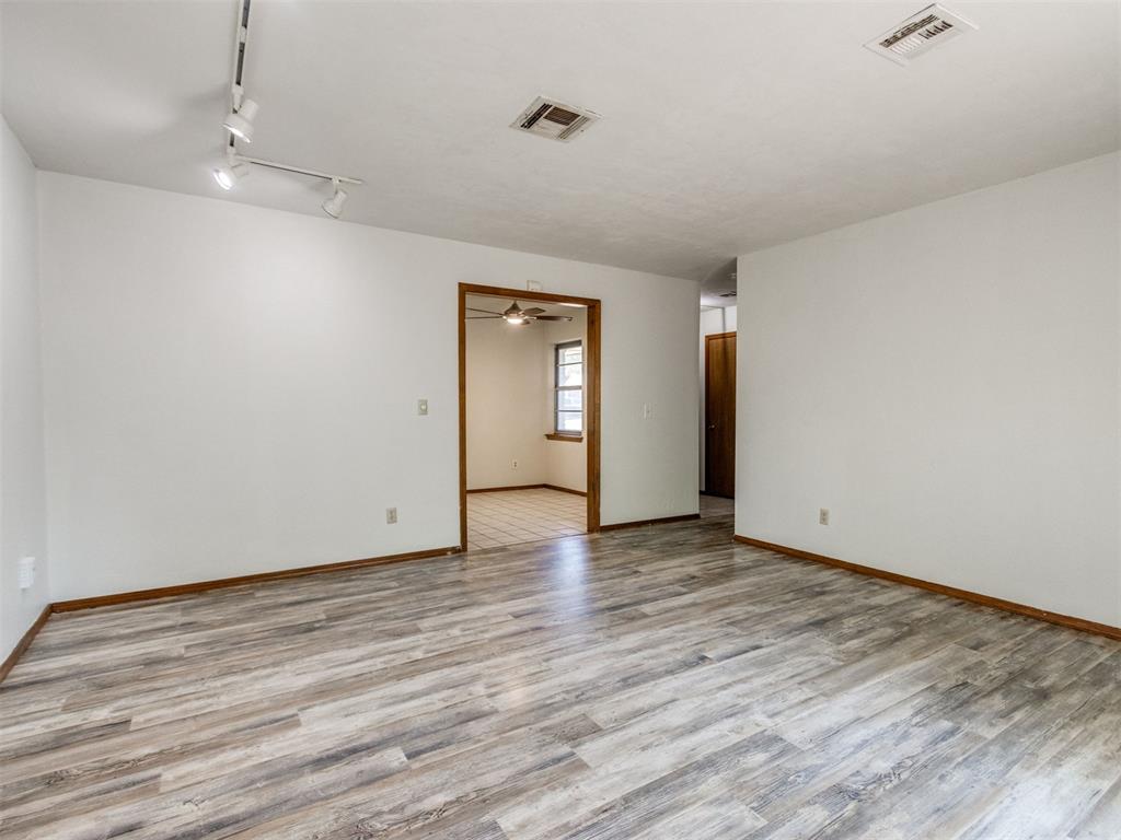 1606 Briarcliff Court Property Photo 6