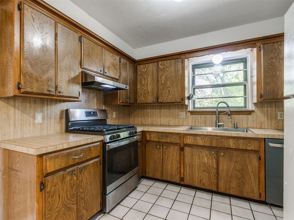 1606 Briarcliff Court Property Photo 9