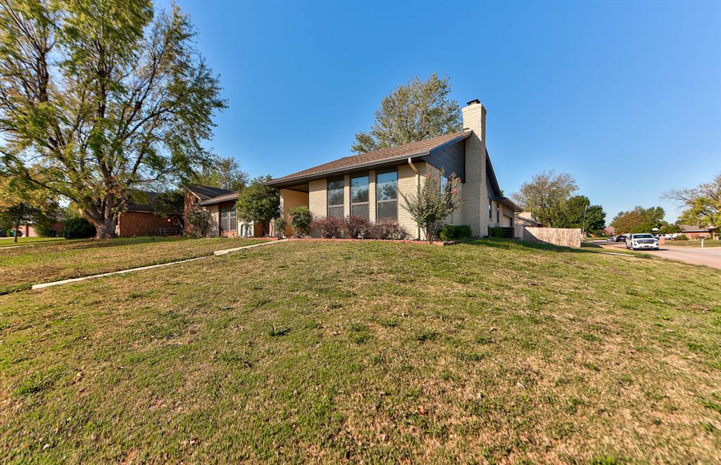 9013 Aaron Drive Property Photo 4
