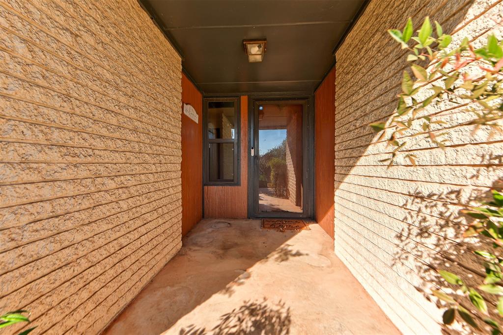 9013 Aaron Drive Property Photo 7