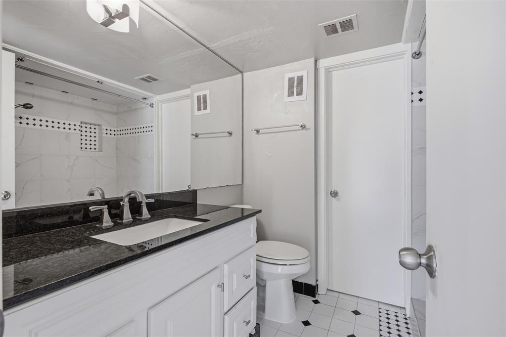 6100 N Brookline Avenue 3 Property Photo 7