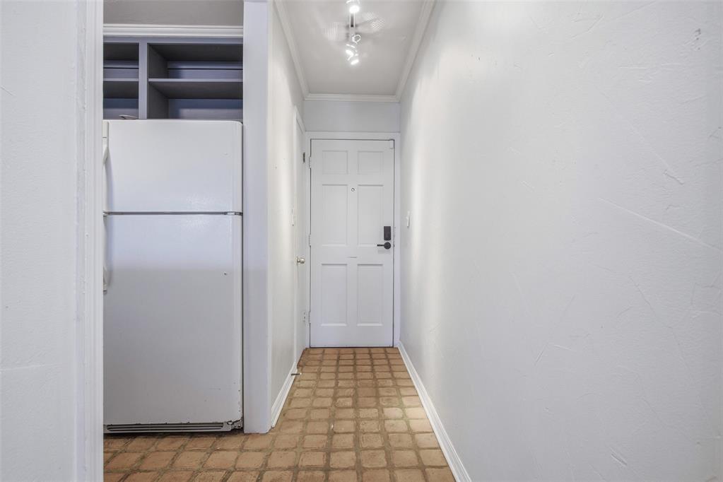 6100 N Brookline Avenue 3 Property Photo 20