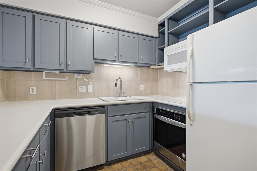 6100 N Brookline Avenue 3 Property Photo 21