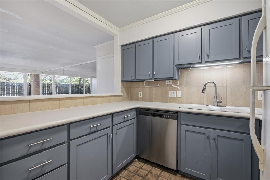 6100 N Brookline Avenue 3 Property Photo 23
